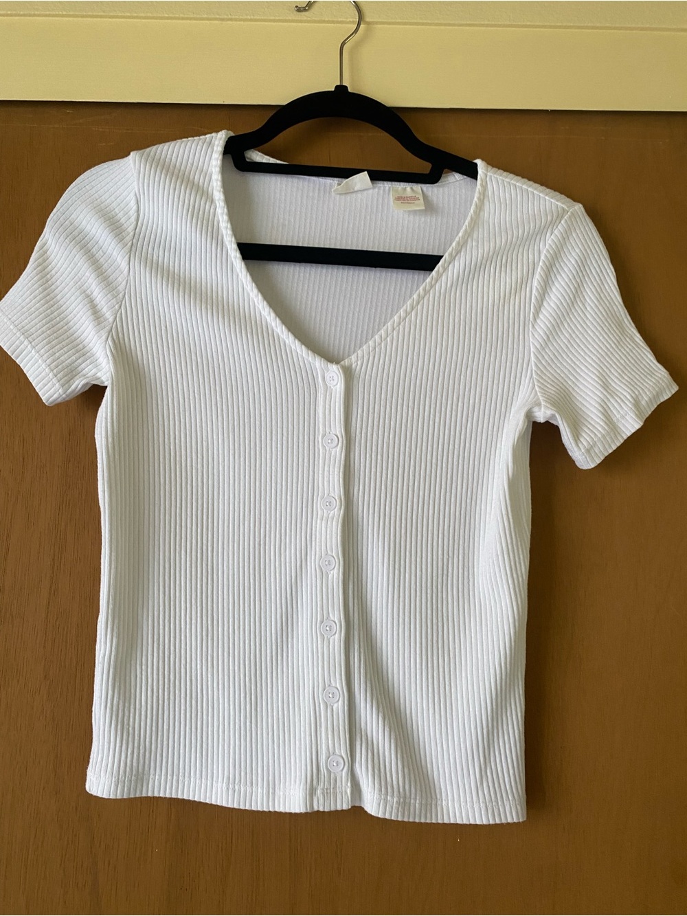 Levi's White Ribbed V-Neck Button-Front Short Sleeve Top